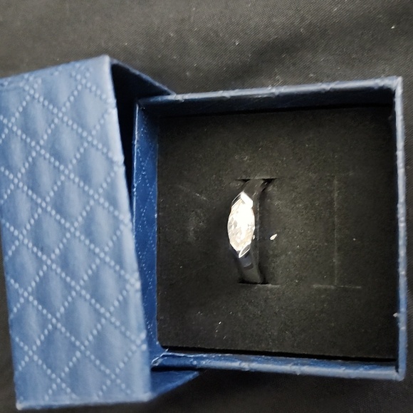 Moissanite Silver Ring - Picture 6 of 6